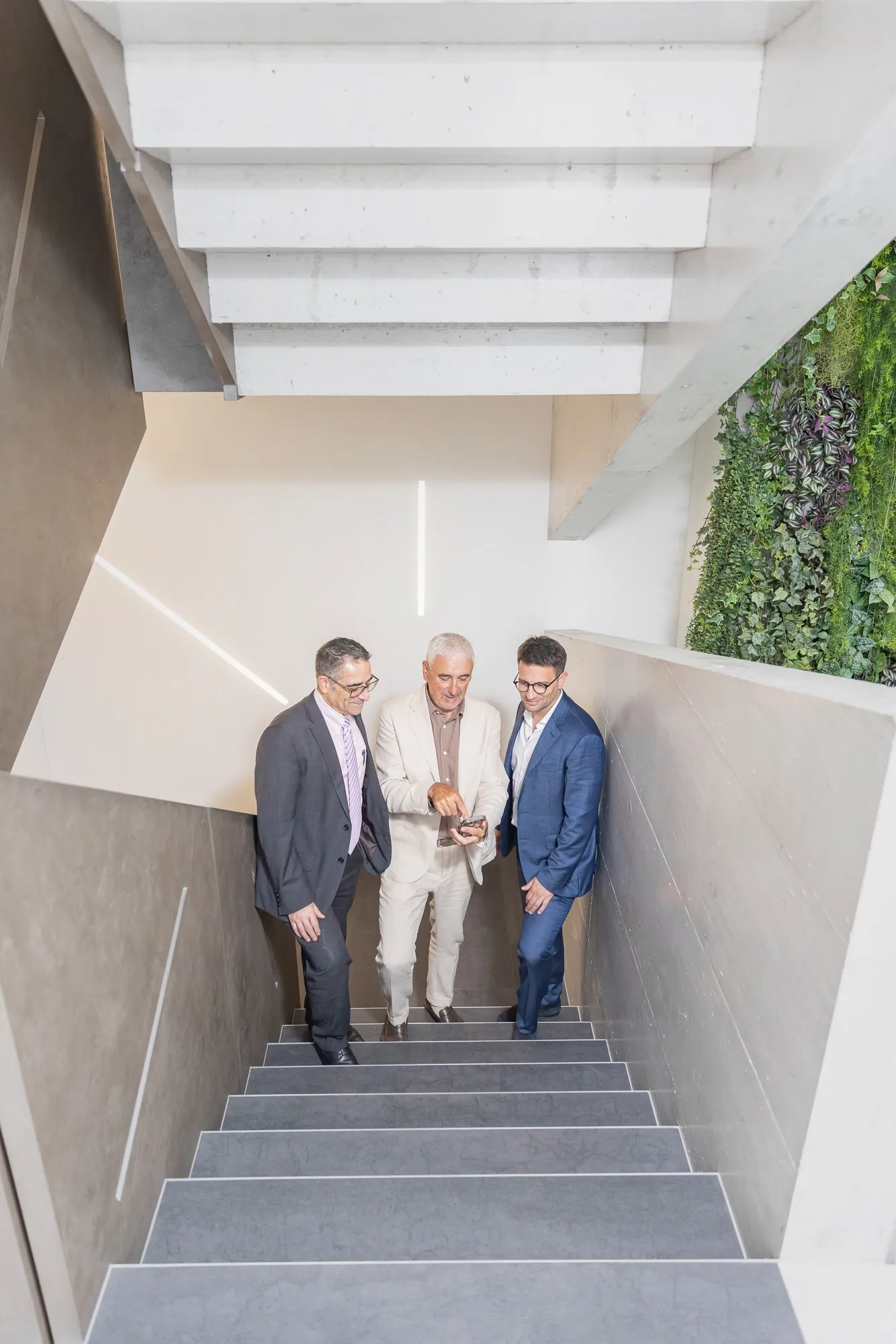 Il team LG Swiss Broker al lavoro